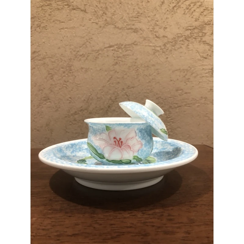 （旗舰号）粉彩手绘浮雕百合盖碗-蓝