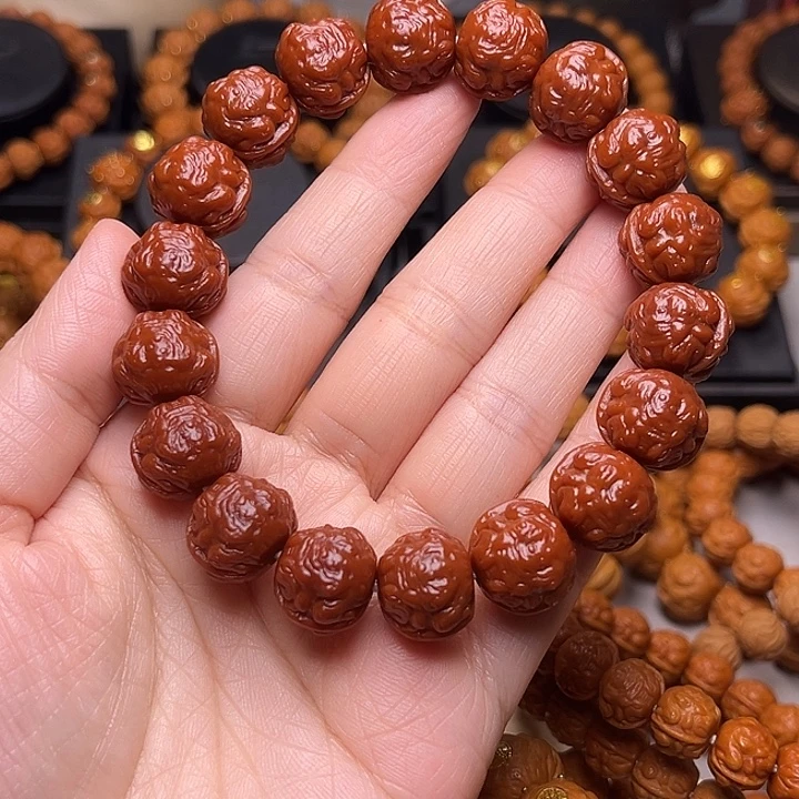 吊坠猴头核桃红金蟾