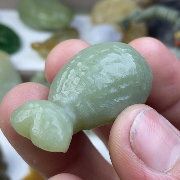 和田玉（糖玉）未镶嵌颈饰