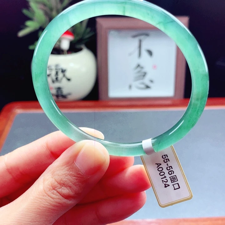 翡翠未镶嵌手镯圆镯