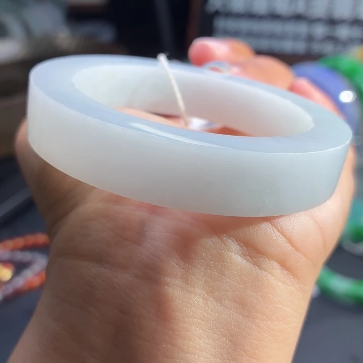 定制翡翠未镶嵌翡翠手镯定制