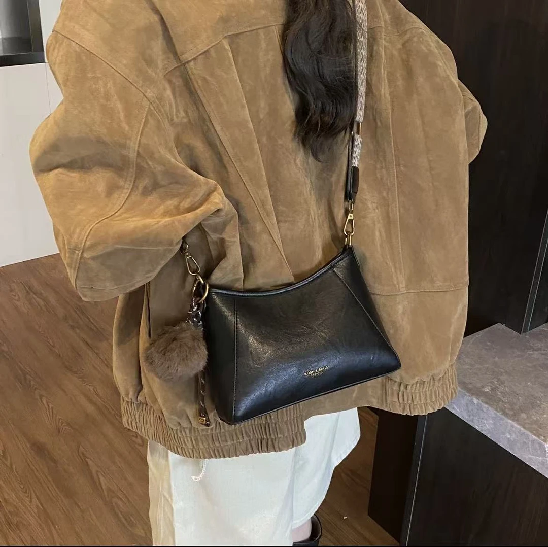 新款轻奢百搭高级感气质时尚斜挎女士包8820黑