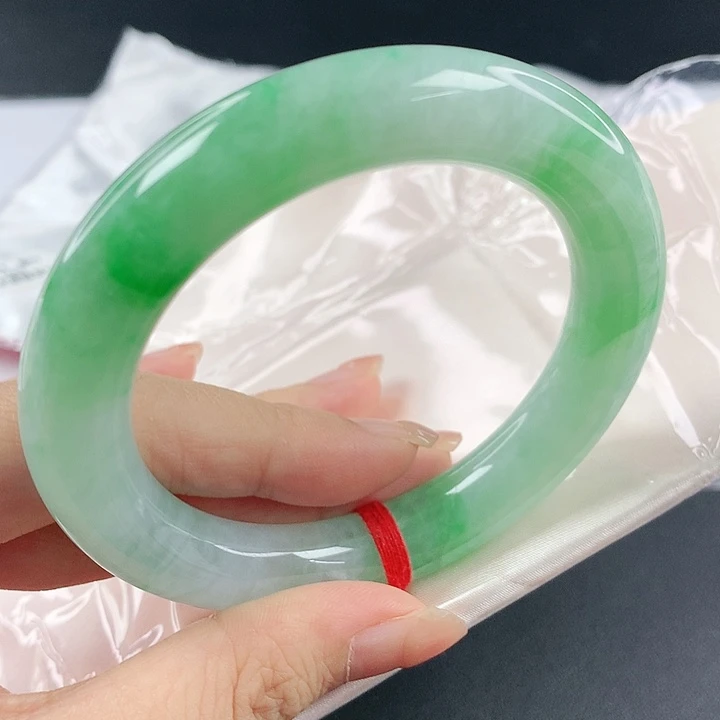 未镶嵌手镯翡翠，370