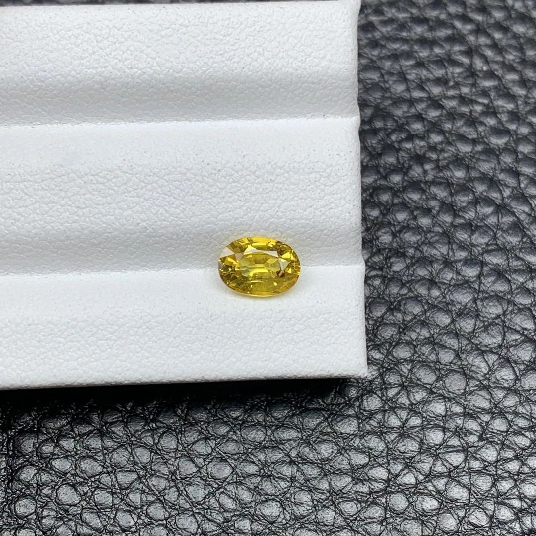 天然黄色蓝宝石裸石1.15克拉7.2*5.2mm