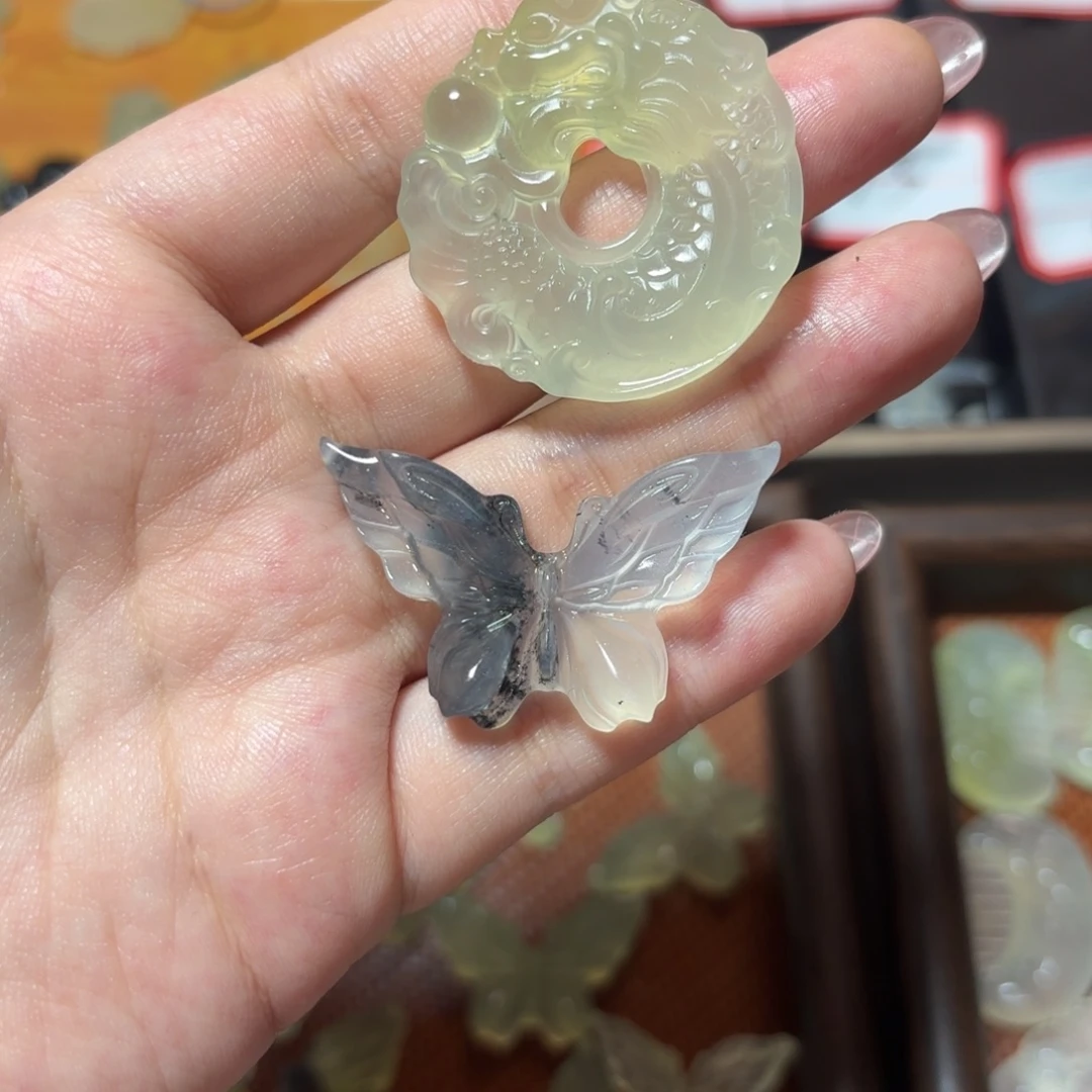 合金蛇纹石玉颈饰