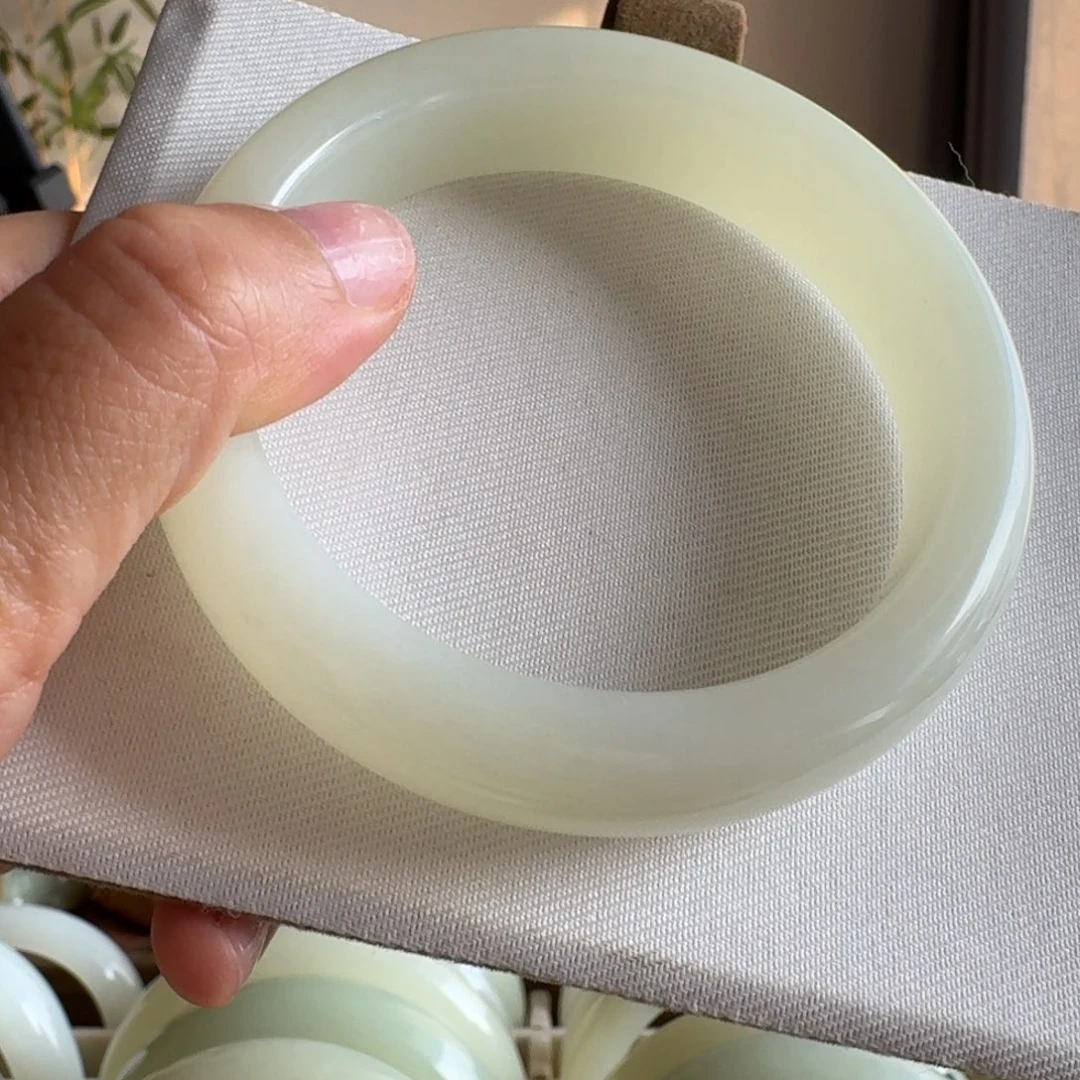 和田玉（糖玉）未镶嵌手链