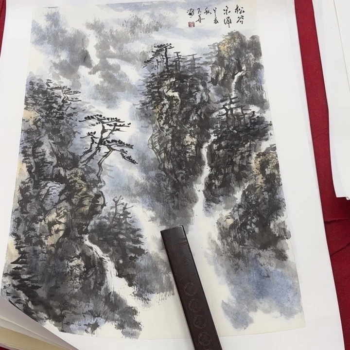国画花鸟等图案为一体而得