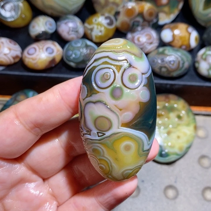 未镶嵌玛瑙/玉髓珠宝半成品80