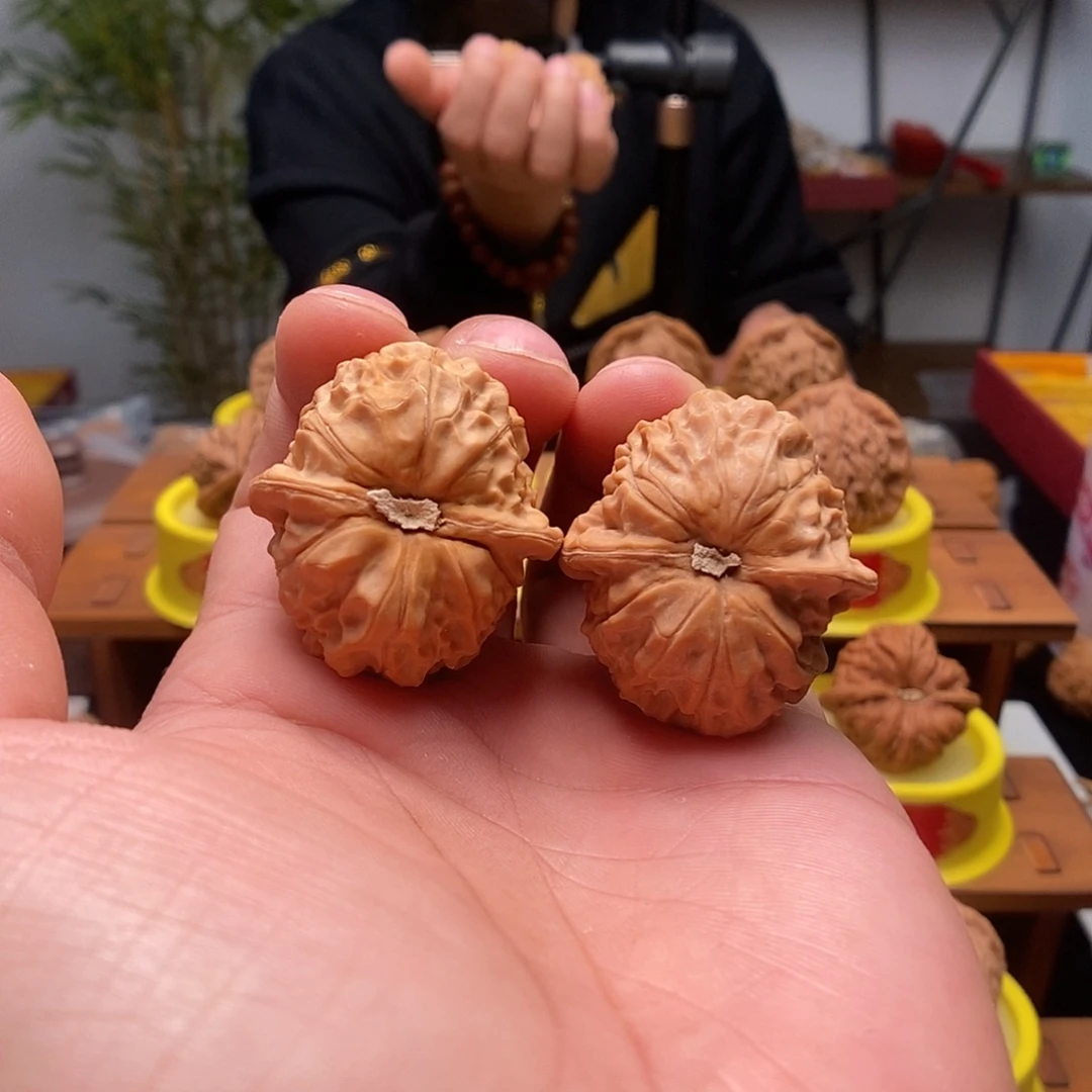 文玩核桃吊坠黄松峪体验对