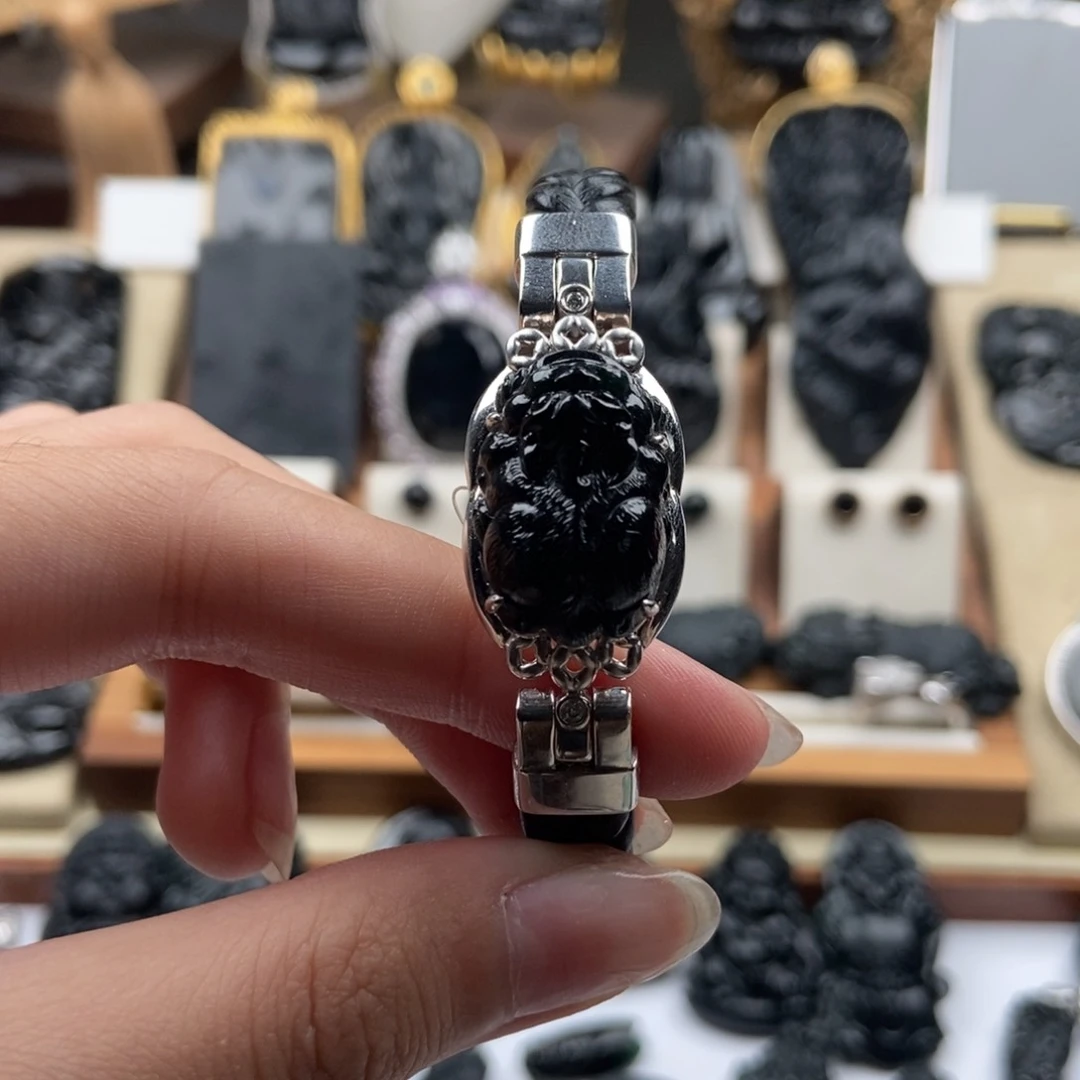 颈饰未镶嵌翡翠?*貔貅手牌