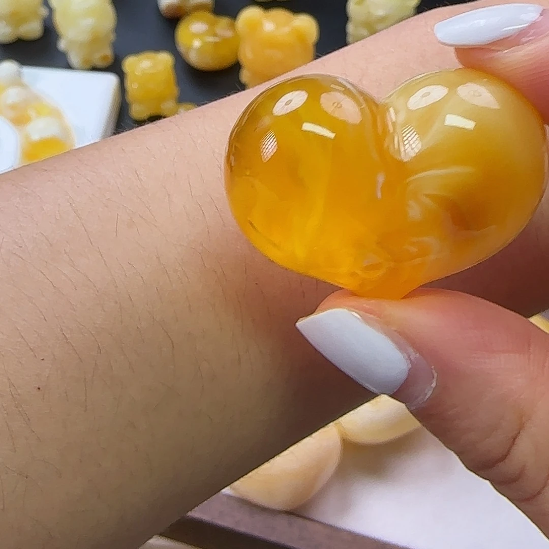 琥珀未镶嵌珠宝奇石