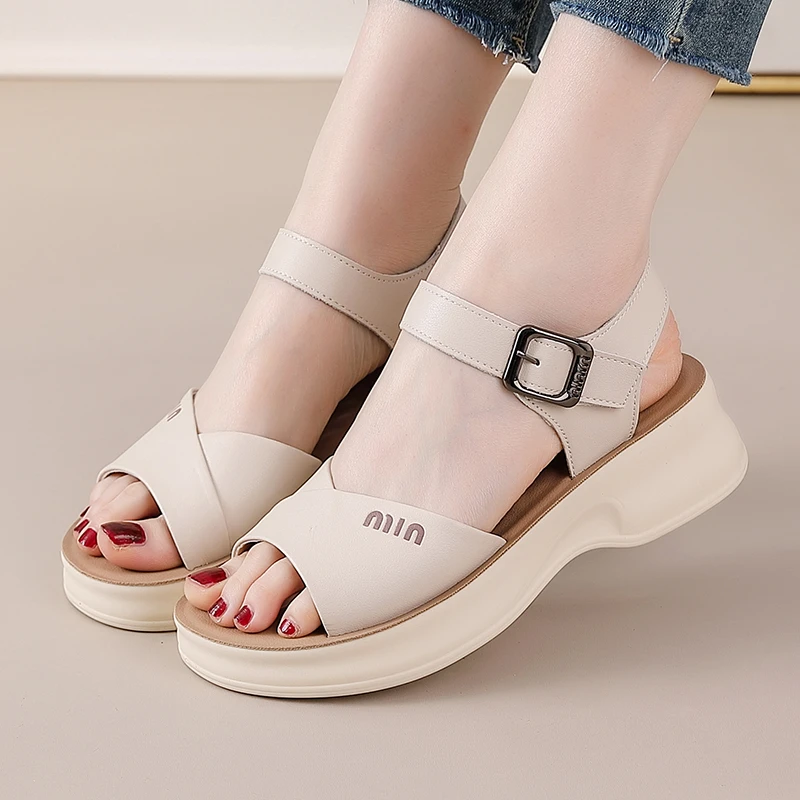 上线真皮中跟凉鞋女坡跟鱼嘴一字带凉鞋平底中跟舒适时尚女款软底