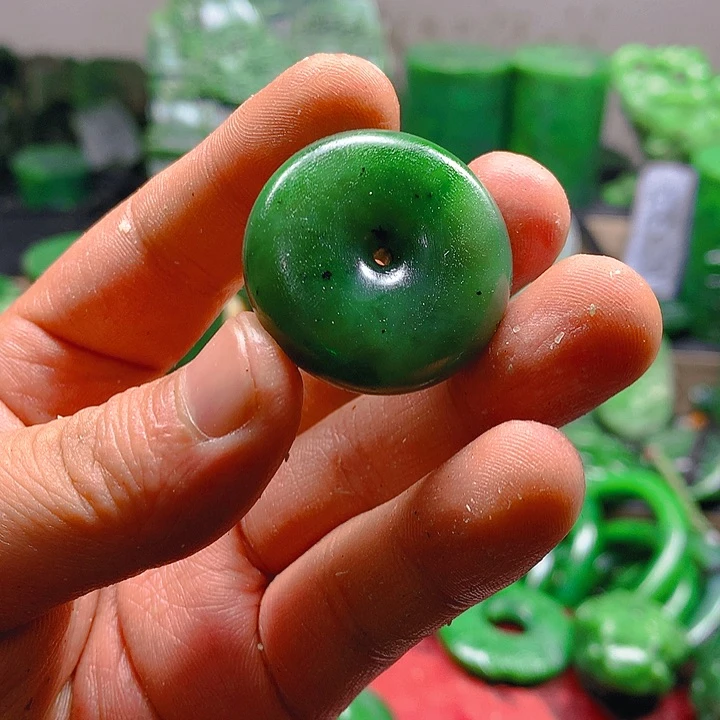 和田玉（碧玉）未镶嵌珠宝半成品地****0