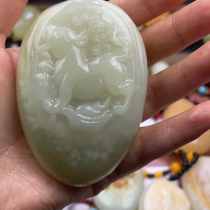 哈***哈石材天然古青石手把件