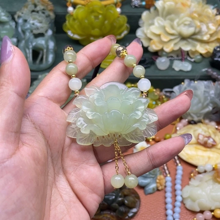 蛇纹石玉未镶嵌吊坠向*