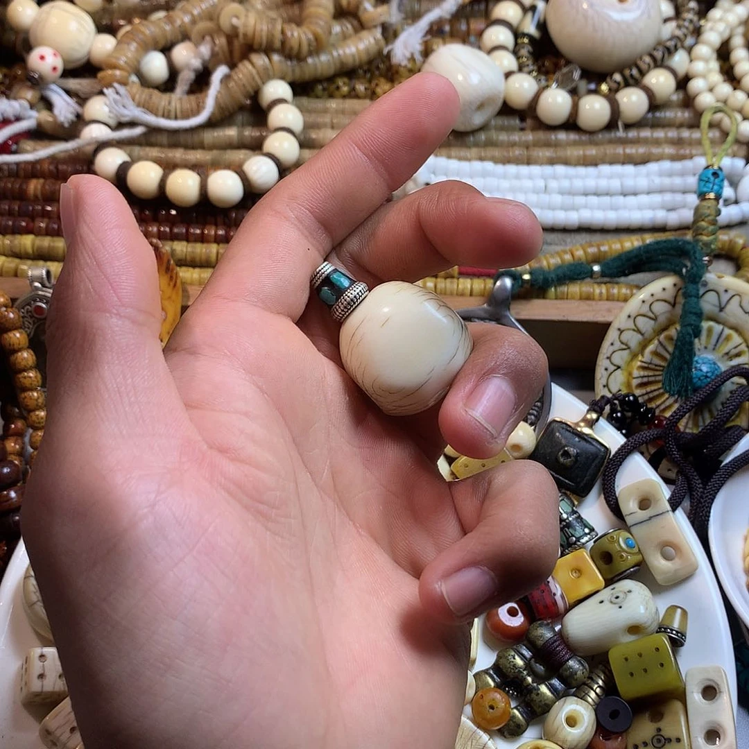 -****罗藏传工艺品和艺术