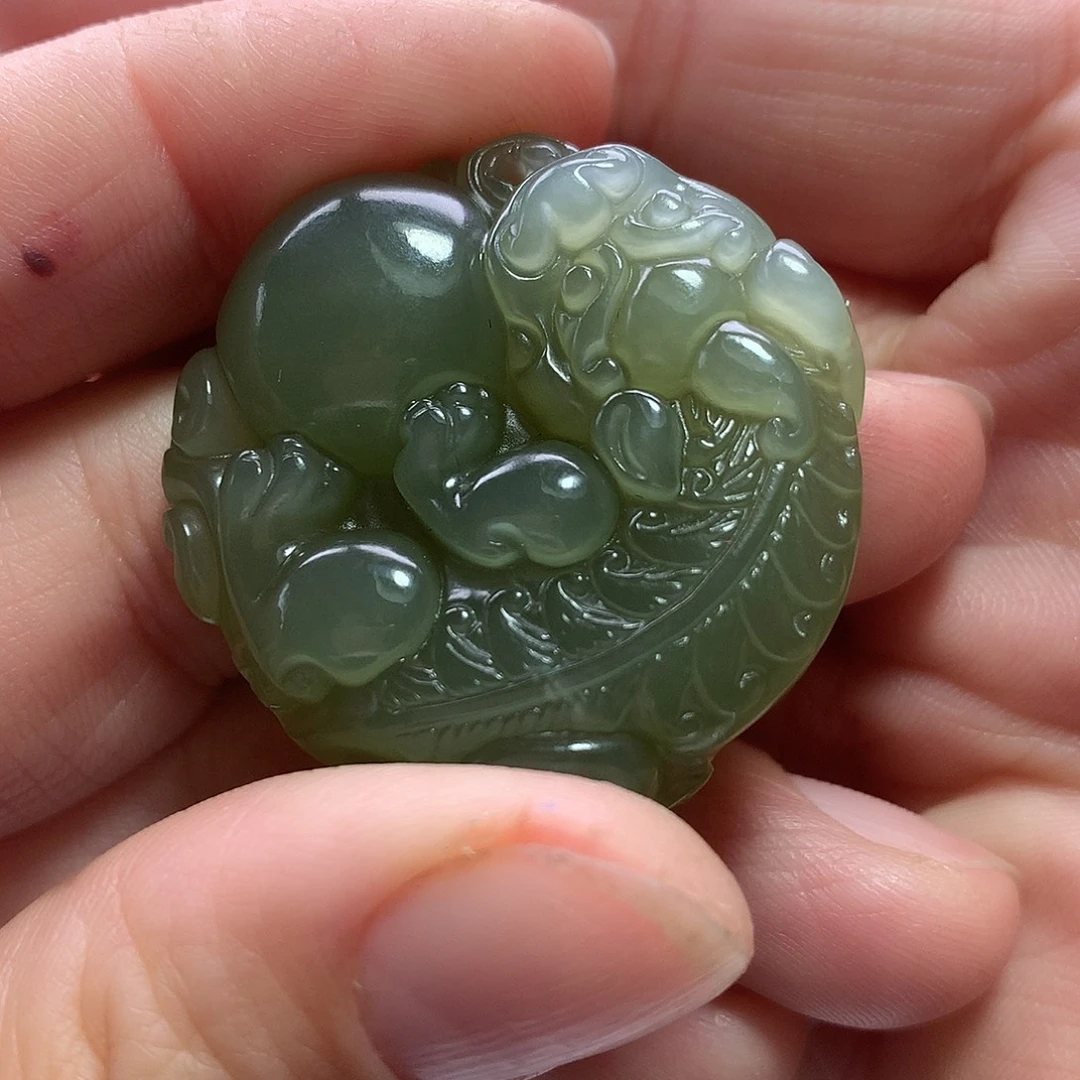 五***姐和田玉未镶嵌颈饰