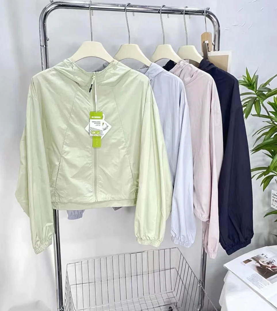 33201女款连帽防晒服