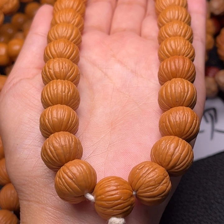 猴头核桃吊坠土豪手持