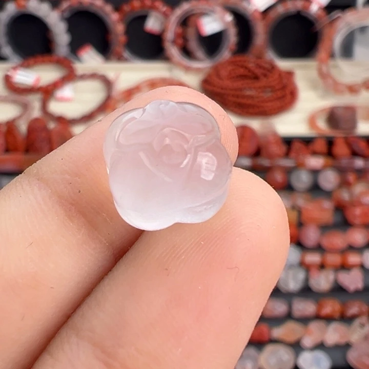 南红玛瑙未镶嵌颈饰柿子