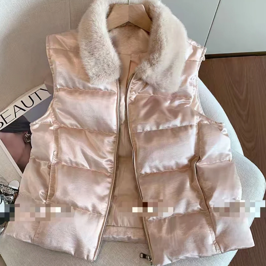 粉色缎面毛领拼接羽绒马甲百搭背心