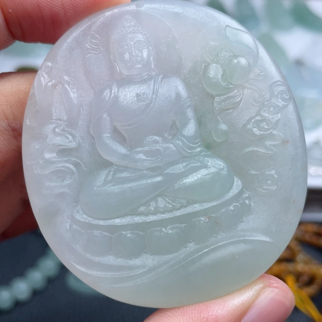 定制翡翠未镶嵌大日如来