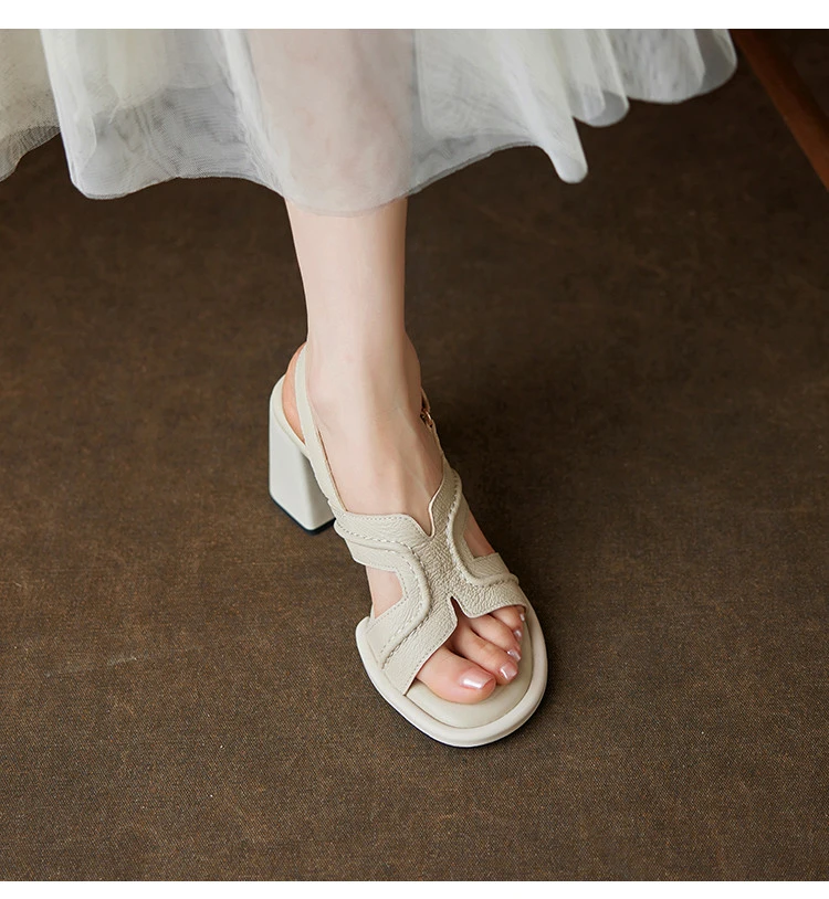 巨好穿舒适凉拖鞋女夏外穿时尚方头中跟粗跟高跟鞋真皮杏色一字拖