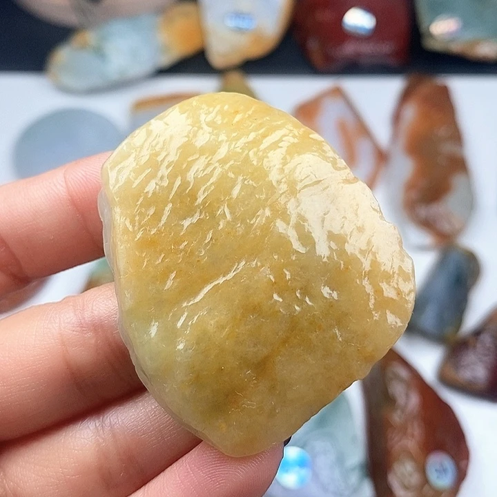 颈饰未镶嵌翡翠天然