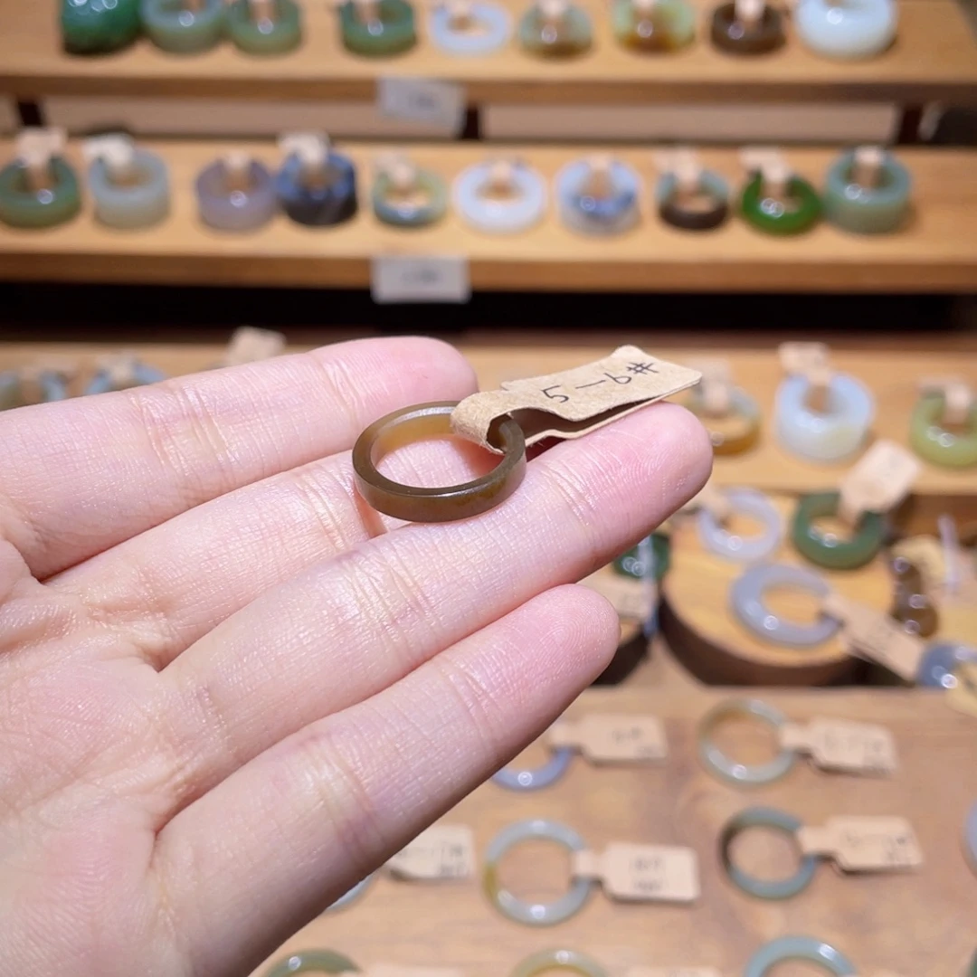 黑***力和田玉未镶嵌戒指14