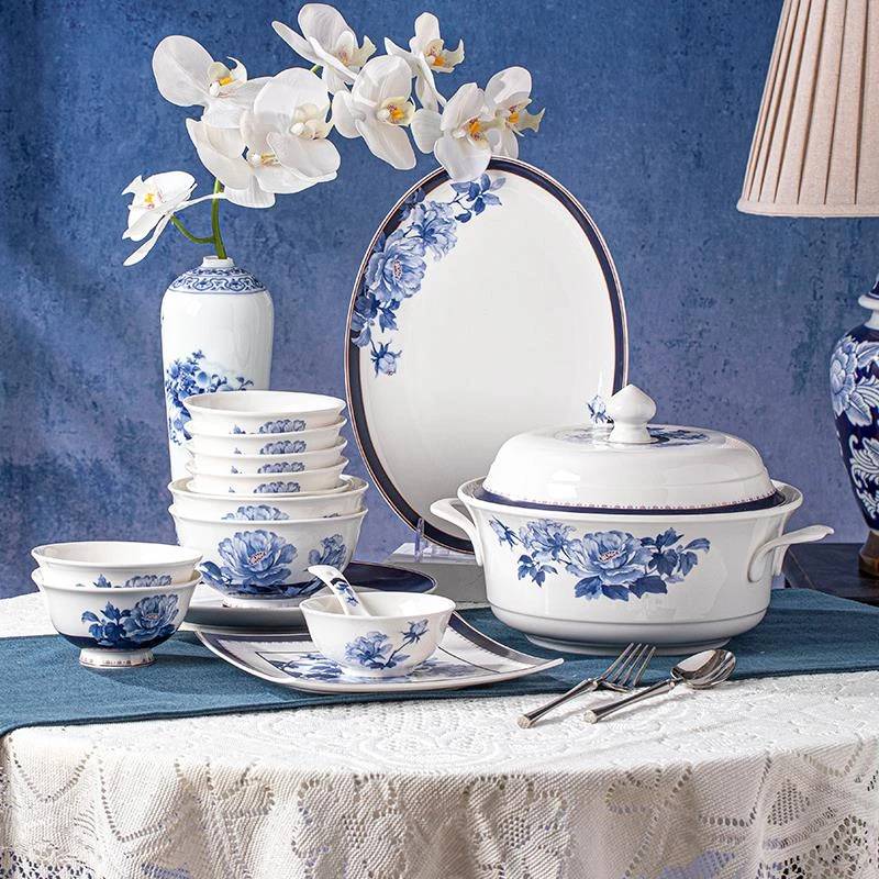 景德镇青花陶瓷餐具套装2025新款碗盘家用高级感乔迁新居礼碗盘