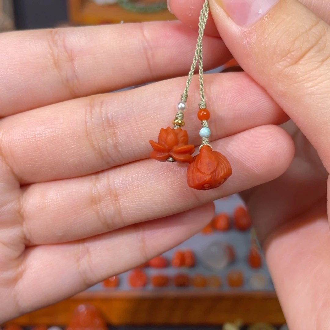 未镶嵌莲花莲蓬手机挂南红玛瑙