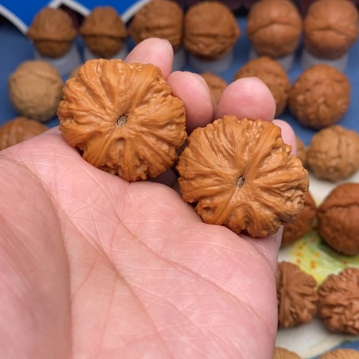 文玩核桃把件?**瘾胖头陀