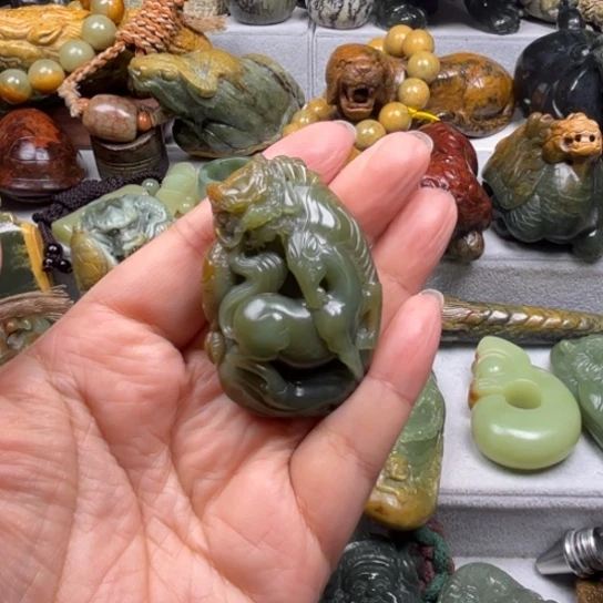 吊坠(不含链)未镶嵌岫岩河磨玉（透闪石质玉）谢