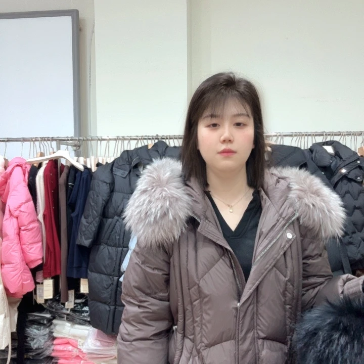 爱***谁芮娜依莲芮娜依莲