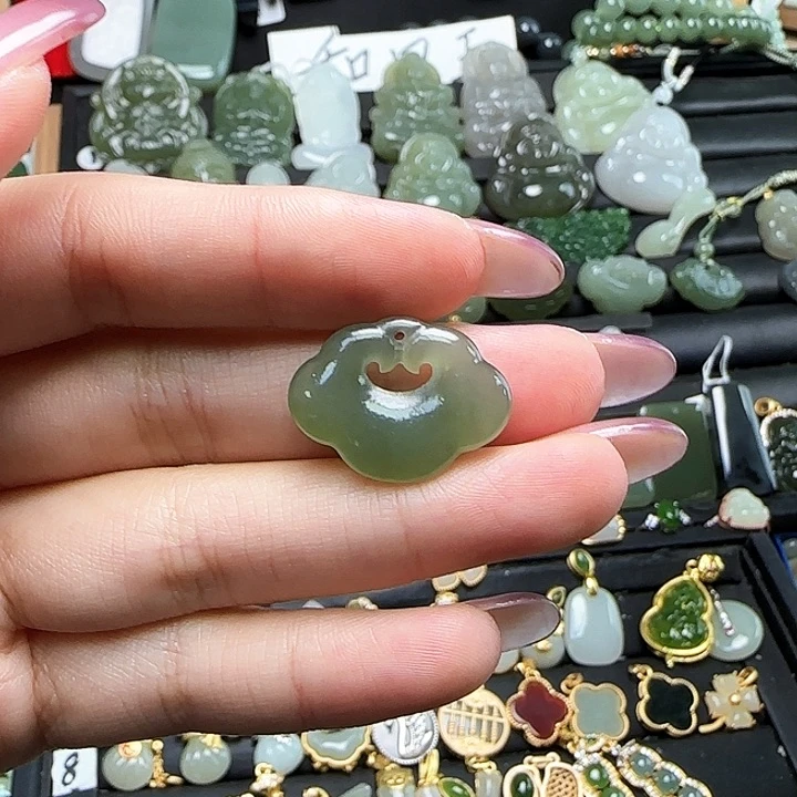 颈饰未镶嵌和田玉