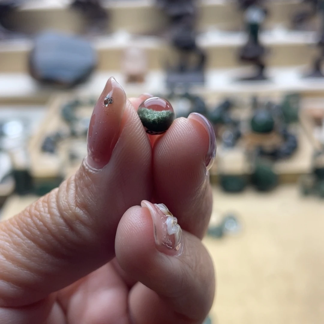 ཕ****颈饰水晶未镶嵌绿幽灵单珠打孔定制不退换