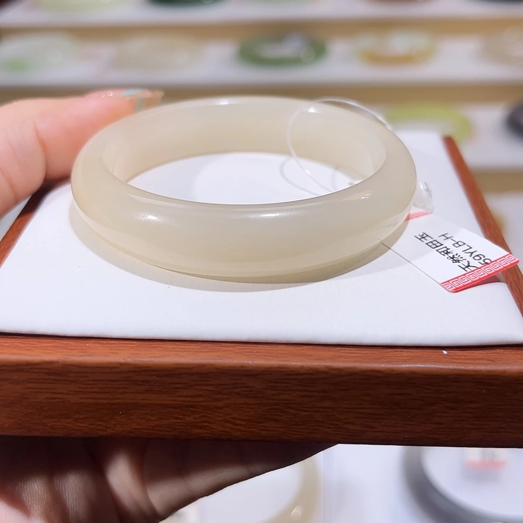 和田玉未镶嵌手镯浓藕粉