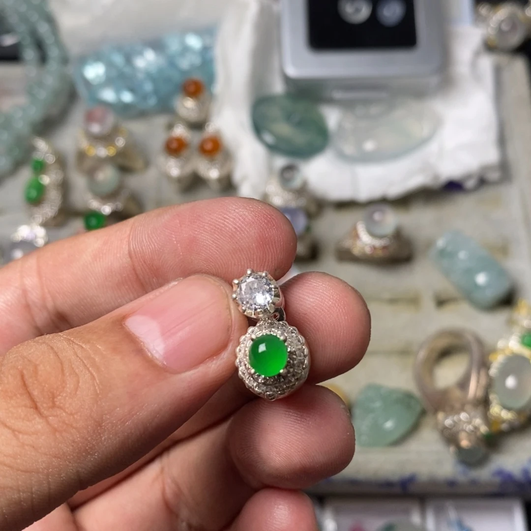 尘***初未镶嵌定制翡翠翡翠