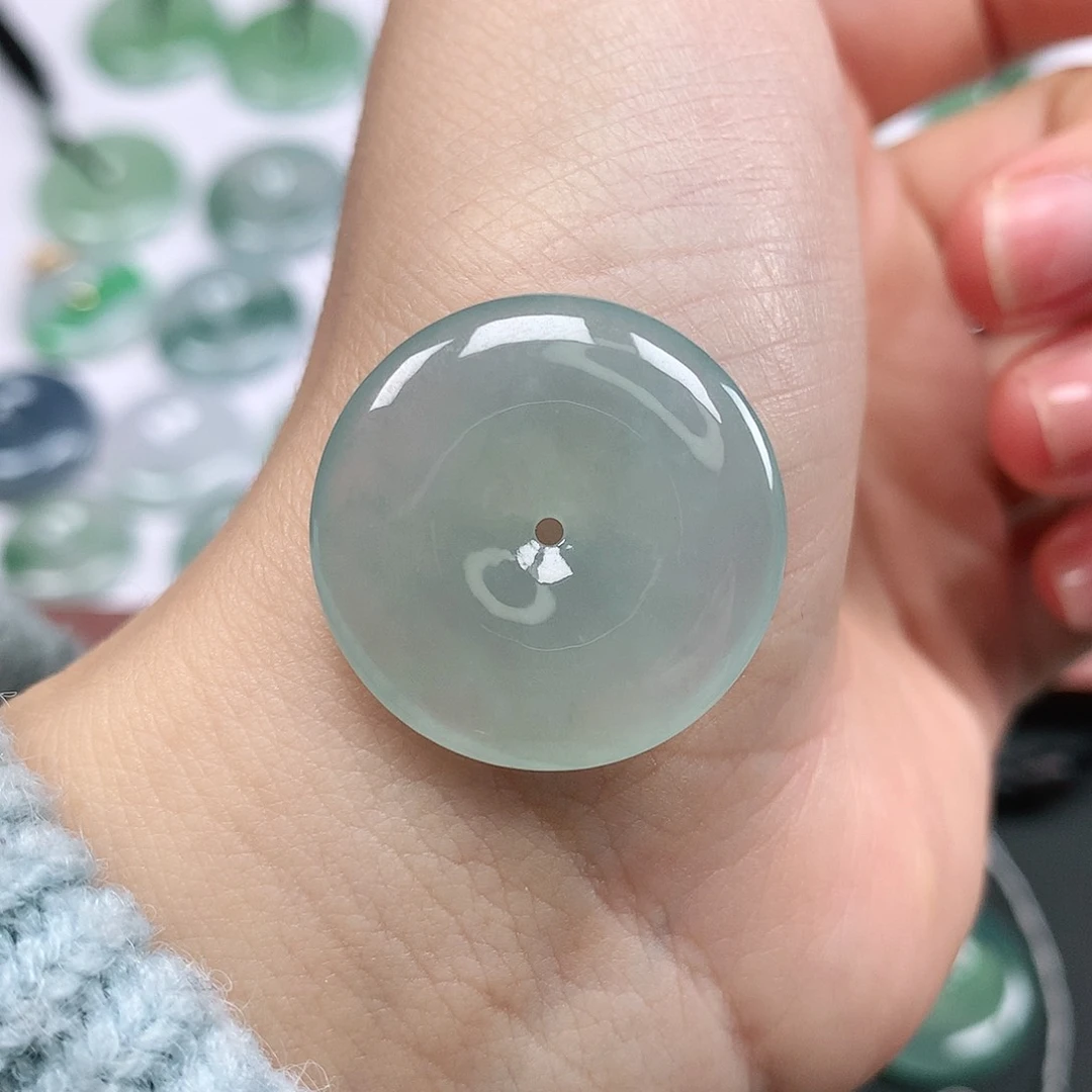 翡翠颈饰未镶嵌平安