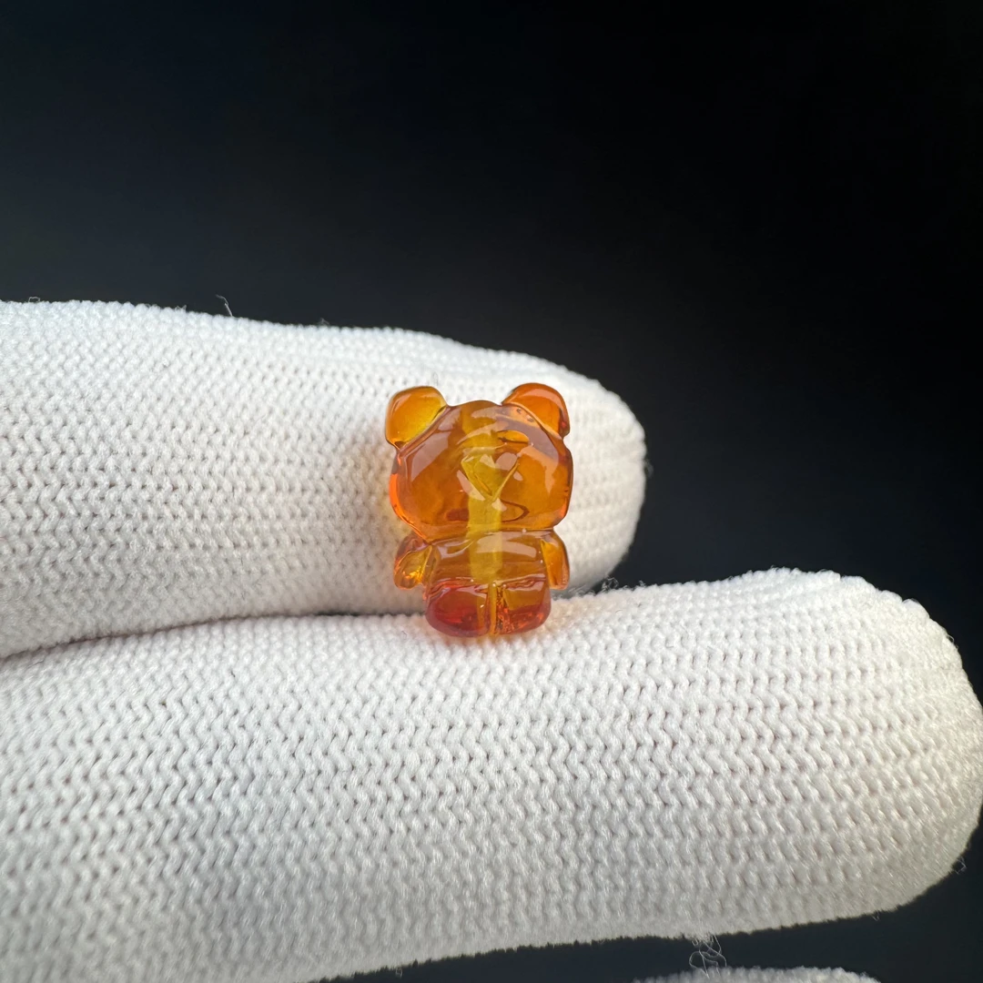 J9302天然原矿蜜蜡 雕刻小熊10*13*6mm支持复检假一罚十
