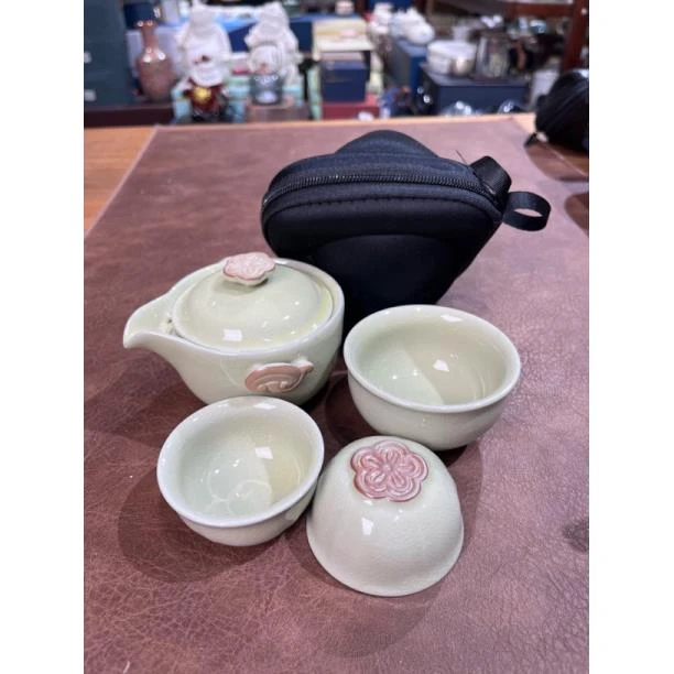 481象牙黄冰裂纹一壶三杯旅行茶具