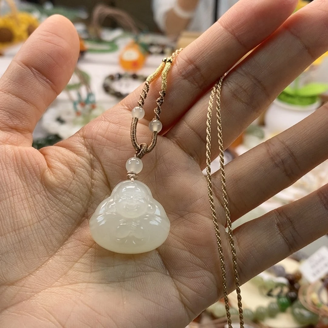 和田玉吊坠(不含链)未镶嵌珂****?