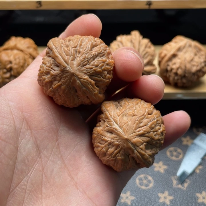 核桃铁锤文玩核桃