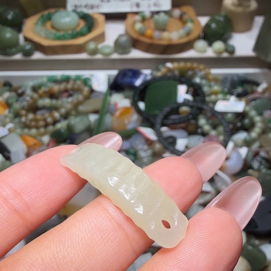 和田玉未镶嵌珠宝奇石