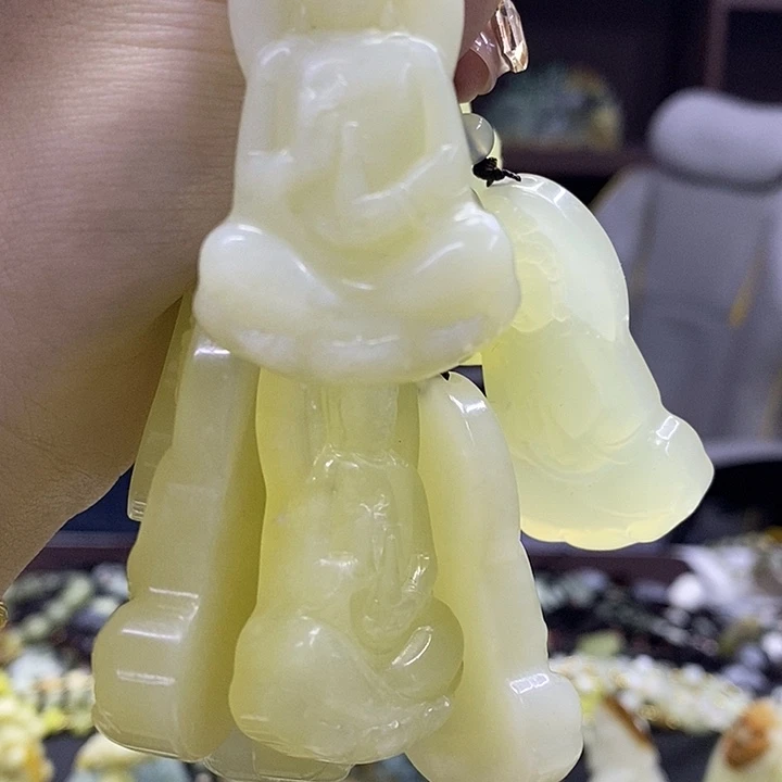 蛇纹石玉未镶嵌颈饰多样性发其一