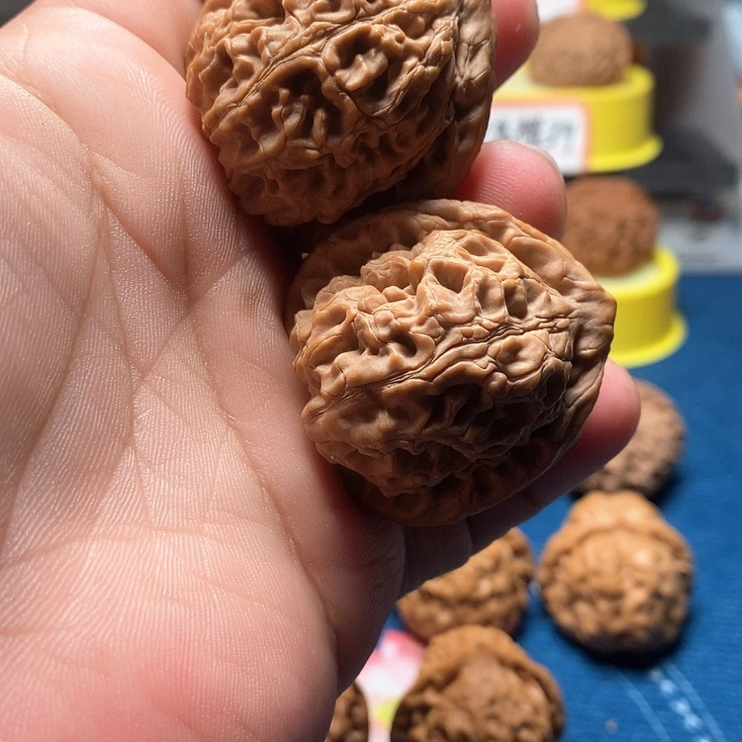 文玩核桃吊坠专**剑水龙纹