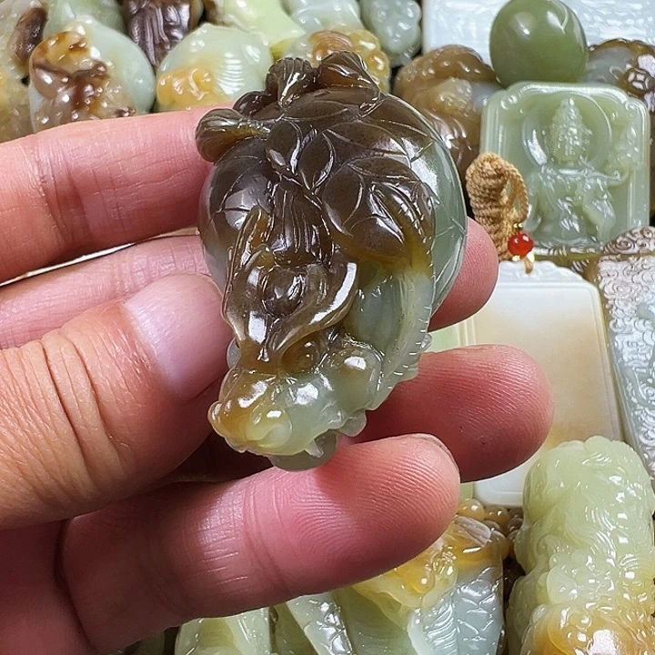 和田玉未镶嵌吊坠(不含链)