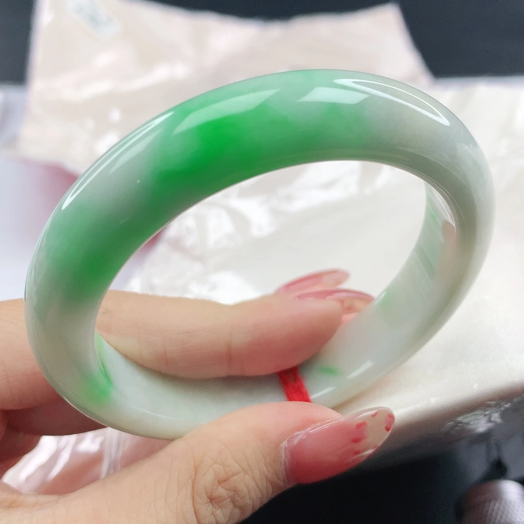 翡翠手镯未镶嵌，342