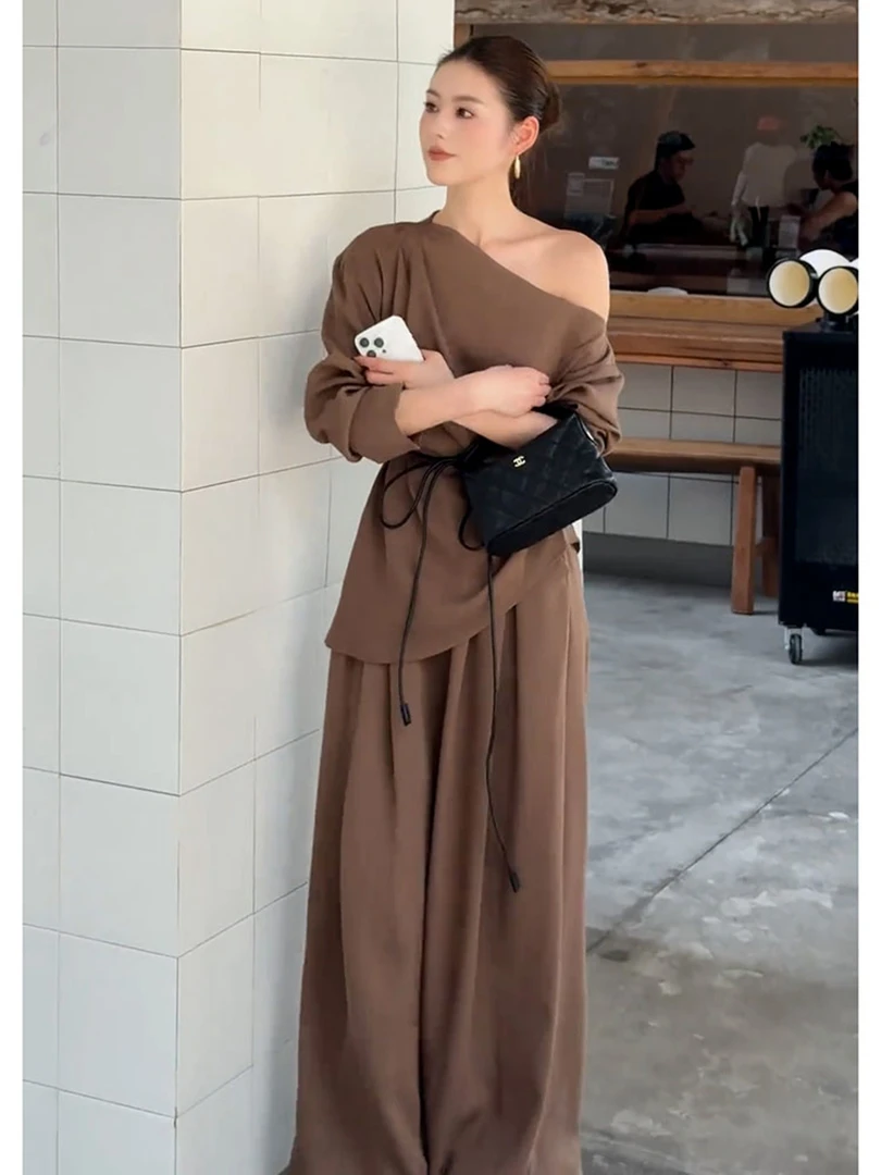 巨好看的秋装一整套干练气质轻奢高级感韩里韩气咖色斜肩套装裤女