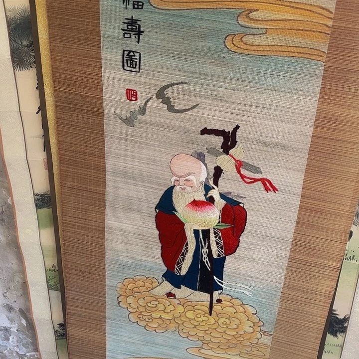 摆件，轴坏，破损，水渍都是正常的